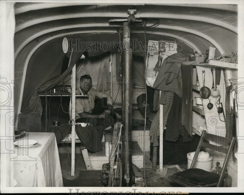 Load image into Gallery viewer, 1932 Press Photo Harry McNeil in His 30 Foot House Boat Docks in San Diego
