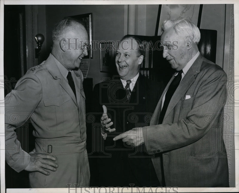 Load image into Gallery viewer, 1947 Press Photo General Army Dwight Eisenhower Chief of Staff Radio Broadcast
