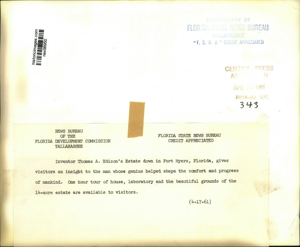 1961 Press Photo Inventor Thomas Edison's estate at Ft Myers Florida toured