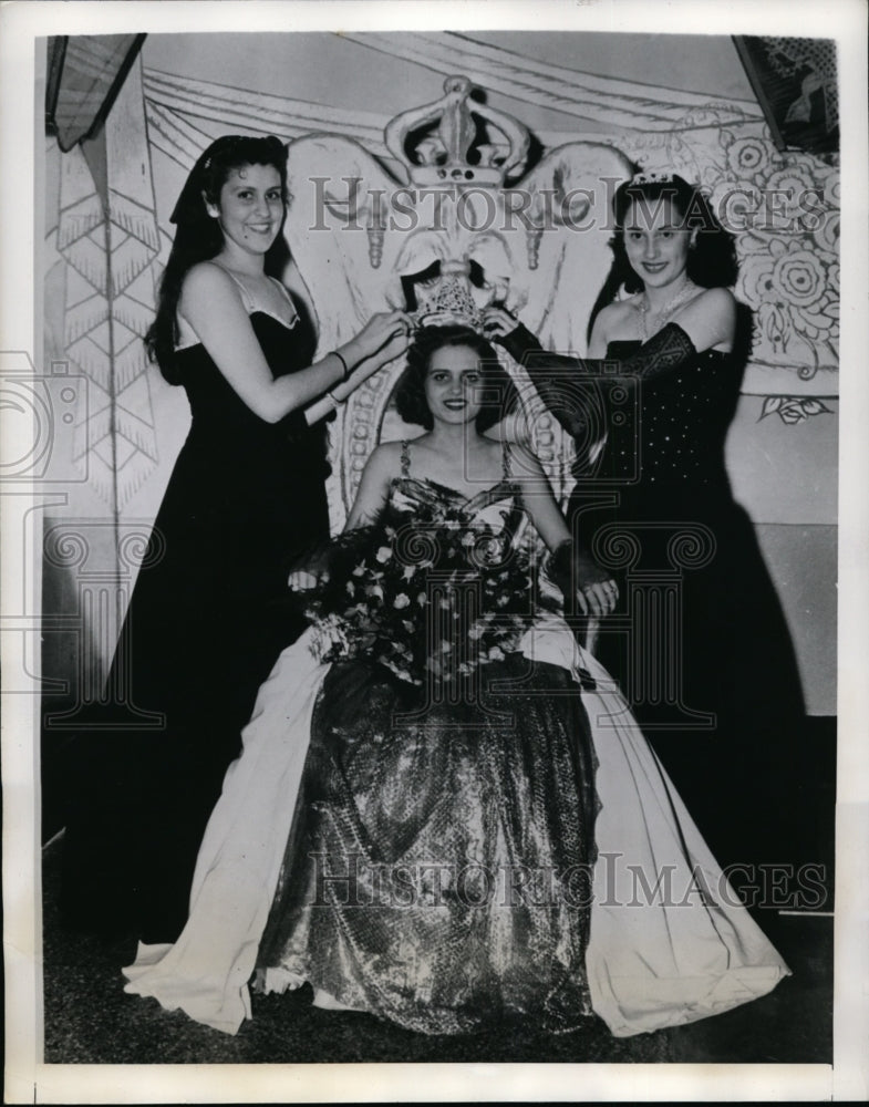 1942 Press Photo Senorita Dolly Ramos Queen of Central High School Puerto Rico