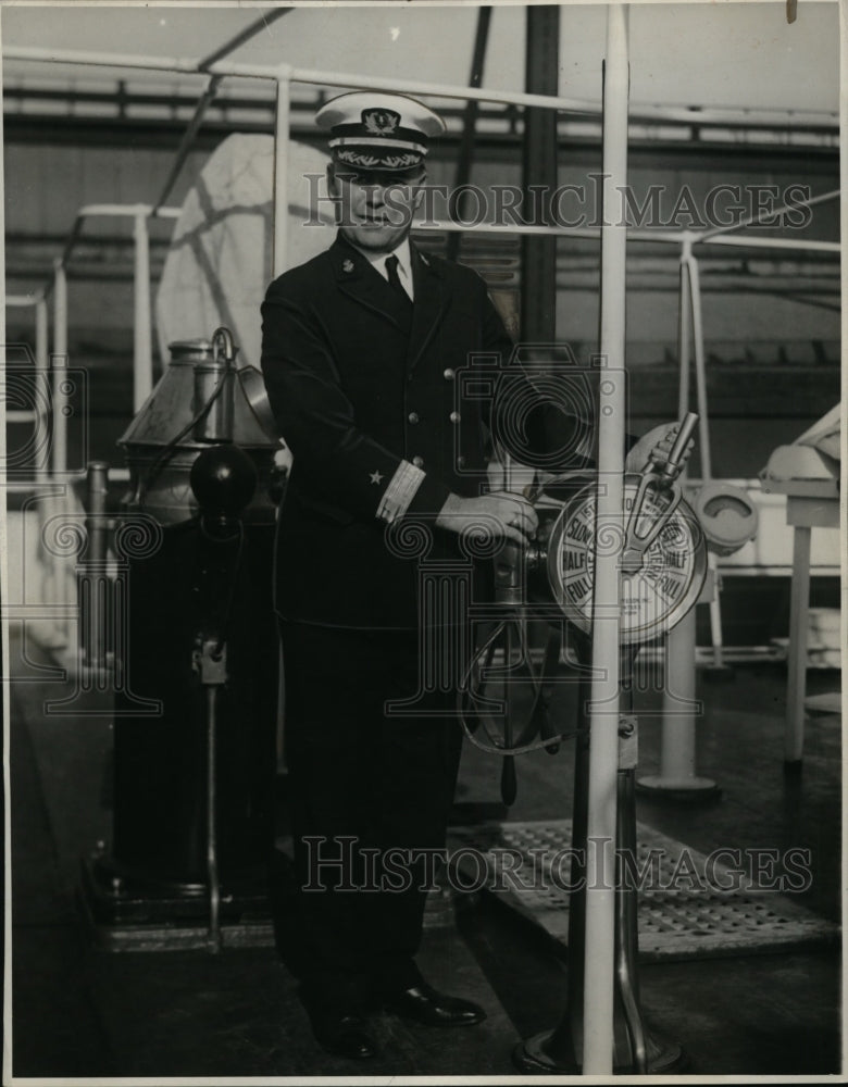 1929 Press Photo Captain J J Cadigan on Bridge of President Hayes Ship