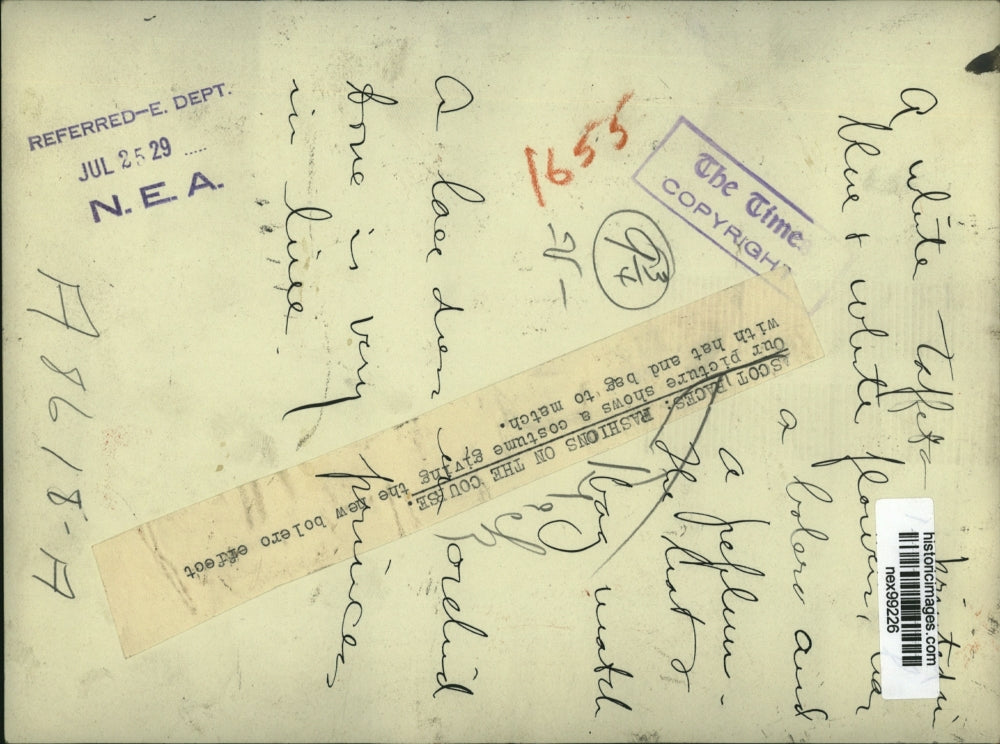 1929 Press Photo Bolero style dress seen on lady at Ascot races - nex99226