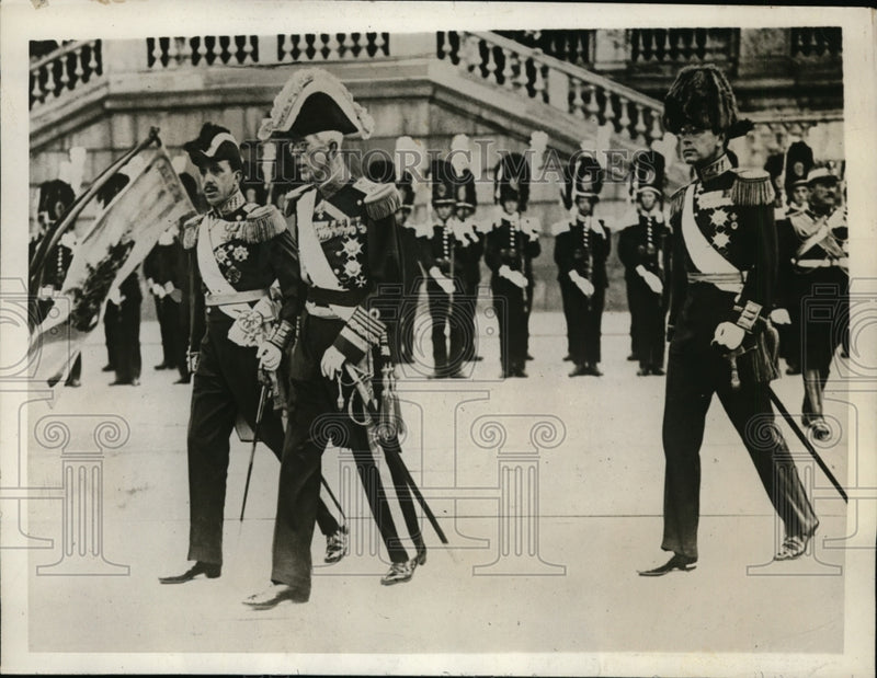 Load image into Gallery viewer, 1928 Press Photo King Alfonso &amp; King Gustav of Sweden at Royal Palace Stockholm
