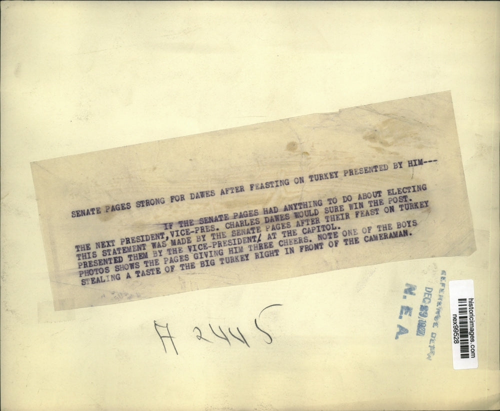 1927 Press Photo Vice President Charles Dawes & Senate page boys in DC