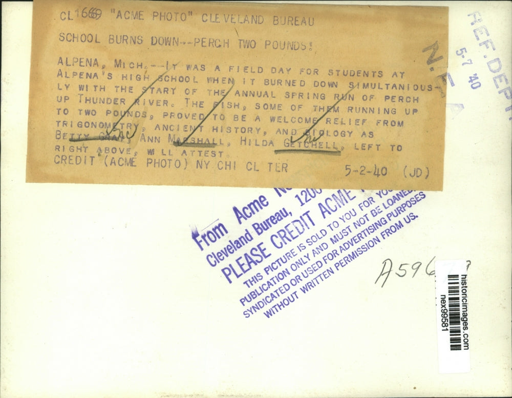 1940 Press Photo Betty Gray A Marshall H Getchell Perch Fishing Thunder River