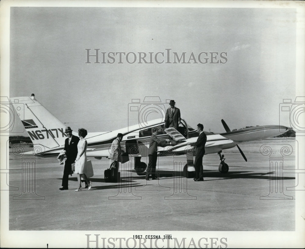 1966 Press Photo Cessna N6717X Aircraft on Ground - nex99745