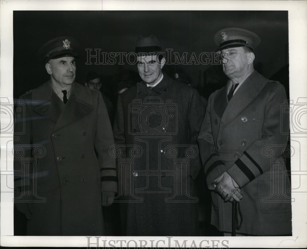 1942 Press Photo US Ambassador to UK John Winant, Maj Gen JE Chaney, Maj Gen RP