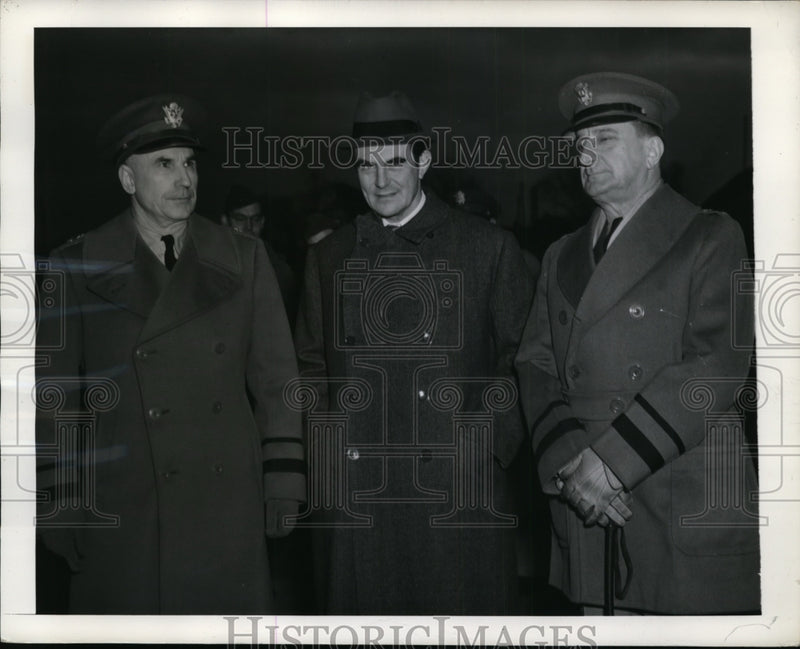 Load image into Gallery viewer, 1942 Press Photo US Ambassador to UK John Winant, Maj Gen JE Chaney, Maj Gen RP
