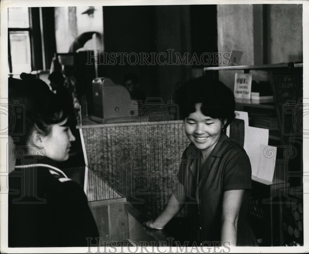 1967 Press Photo Sales Girl Waits on Customer at Alma Ata Department Store Russ- Historic Images