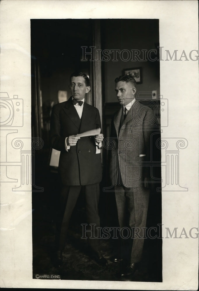 Load image into Gallery viewer, 1921 Press Photo Alvin Page &amp; Postmaster Gen Hays Tells Part in Mail Car Holdup
