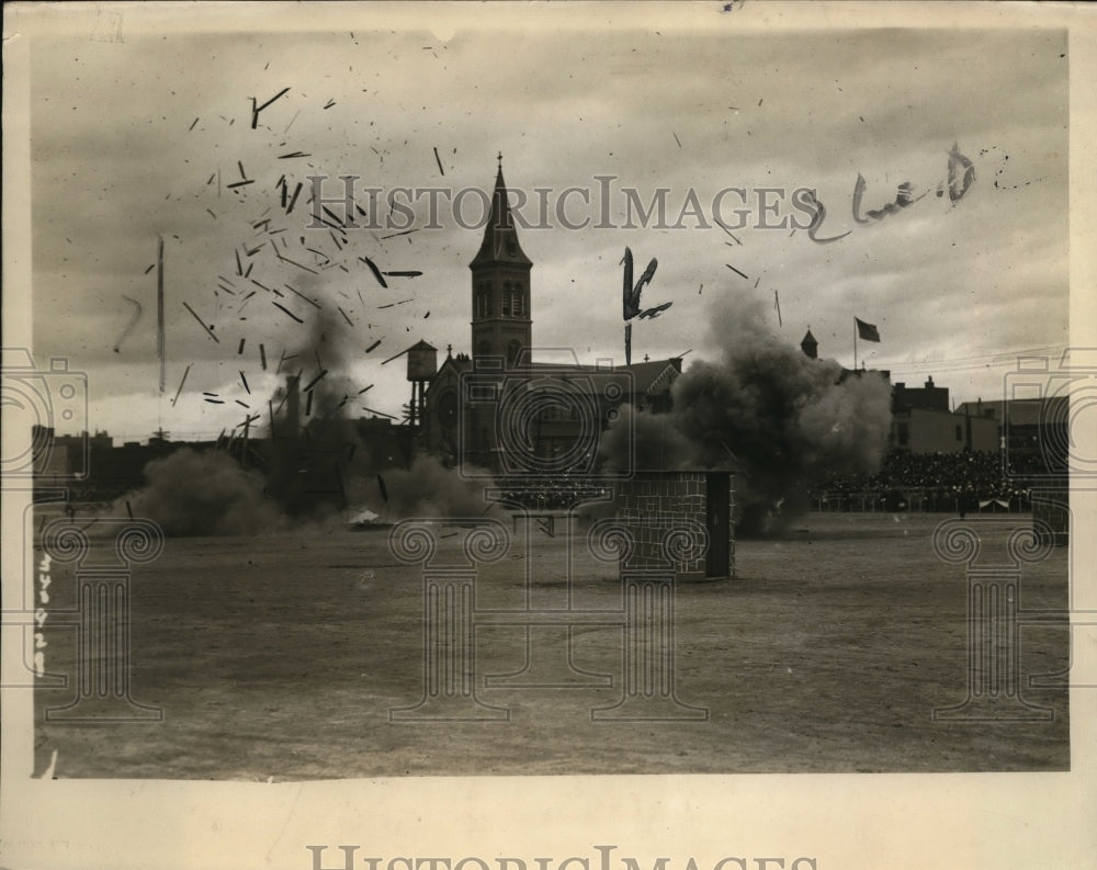 1923 Press Photo Engineers blow up a mini bridge in demo of chem warfare