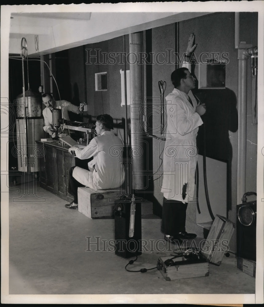 1941 Press Photo National Institute of Public Health Guards Defense Workers Heal