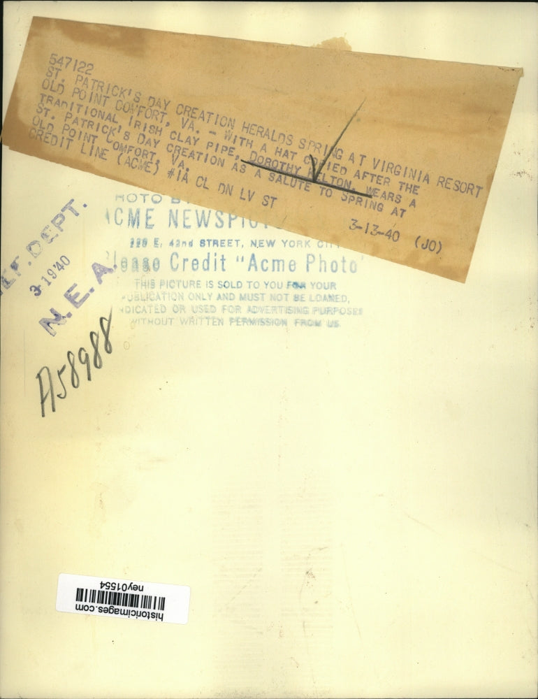 1940 Press Photo Dorothy Helton in St Patricks Day Shamrock Skirt & Hat Virginia