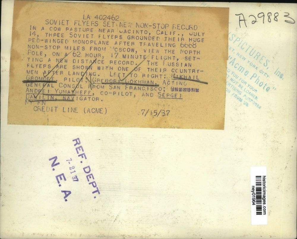 1937 Press Photo 3 Soviet Pilots Grounded Their Red Winged Monoplane