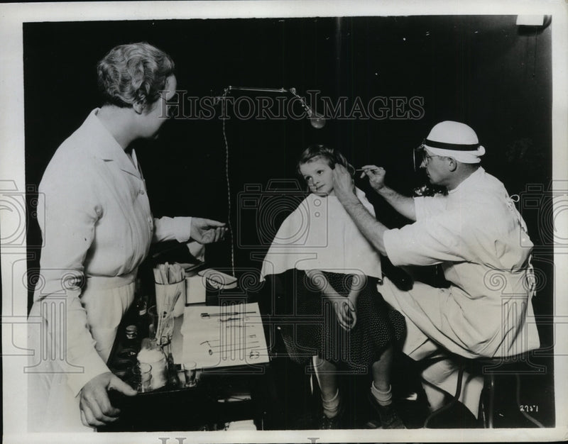 Load image into Gallery viewer, 1934 Press Photo Marion Davies Clinic Founded by Movie Star in California
