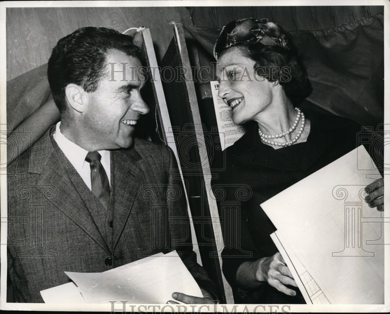 Load image into Gallery viewer, 1961 Press Photo Vice President Richard Nixon &amp; Mrs Nixon
