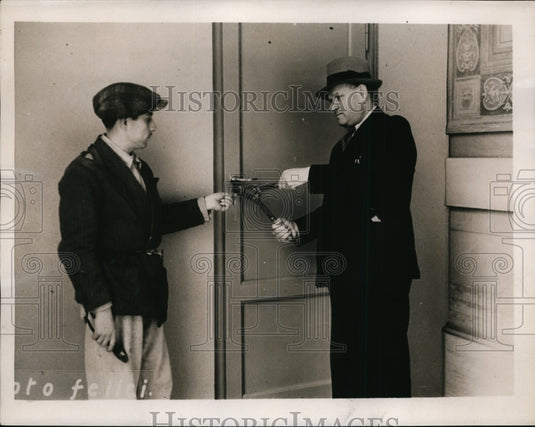1939 Press Photo Vatican Staff Seal Doors for Selection of New Pope