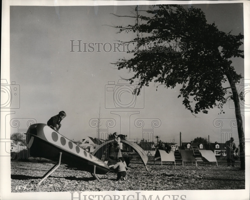 1958 Press Photo Creative Play Structures of Milwaukee Wisconsin- Historic Images