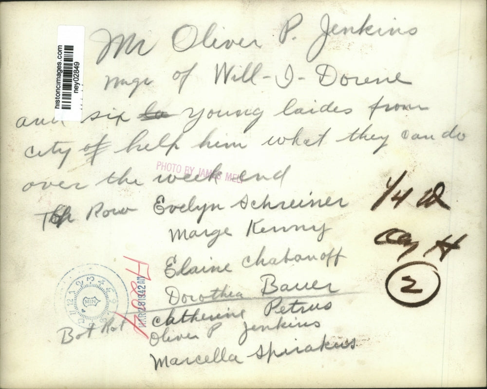 1942 Press Photo Mr Oliver Jenkins & 6 Young Ladies To Help Him Over Weekend