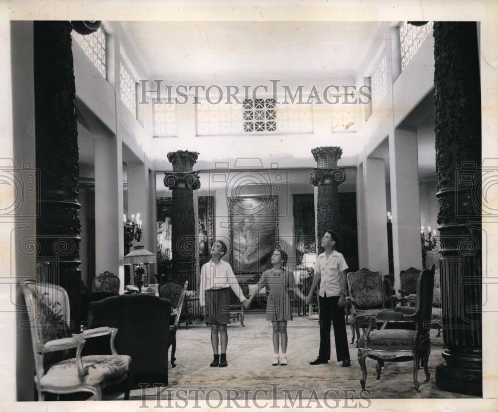 1945 Press Photo Mrs Evalyn Walsh McClean Offers Her Mansion to Vets Family