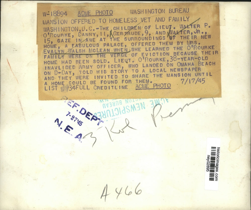 1945 Press Photo Mrs Evalyn Walsh McClean Offers Her Mansion to Vets Family