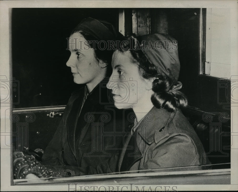 1939 Press Photo Ambulance Drivers Miss Otter & Sonja Carlsson of Stockholm