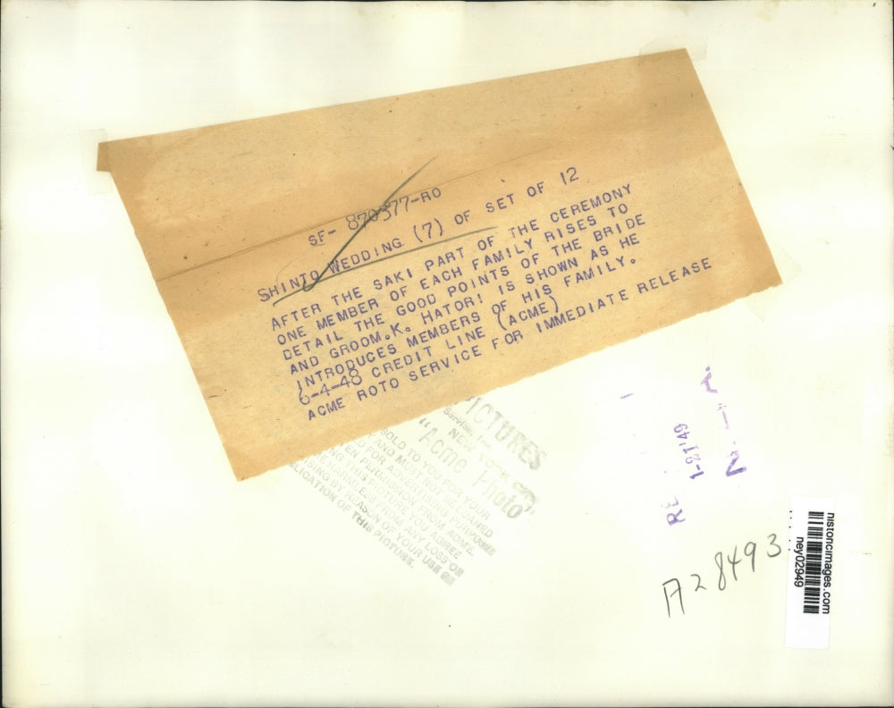 1949 Press Photo K Hatori Introduces Family at Shinto Wedding - ney02949