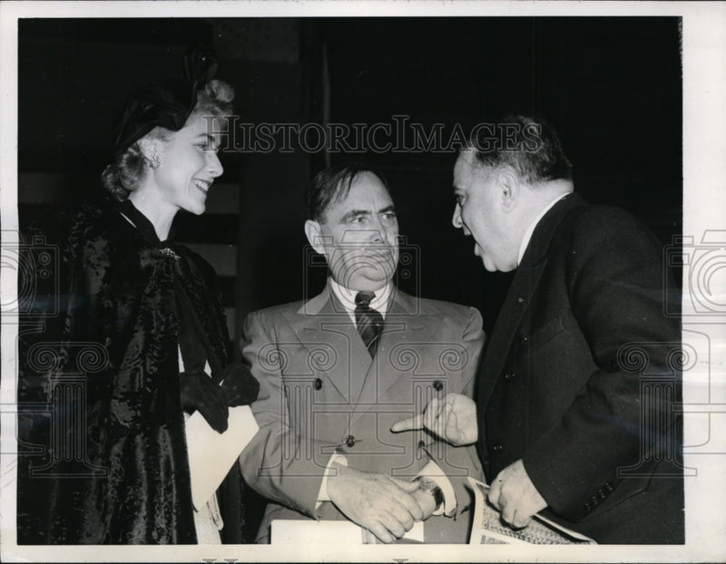 Load image into Gallery viewer, 1946 Press Photo Clare Luce, Rep Martin &amp; Mayor LaGuardia West Point Graduation
