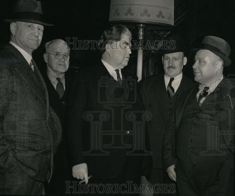 Load image into Gallery viewer, 1939 Press Photo John Lewis Leader of CIO Arrives at Commodore in Washington

