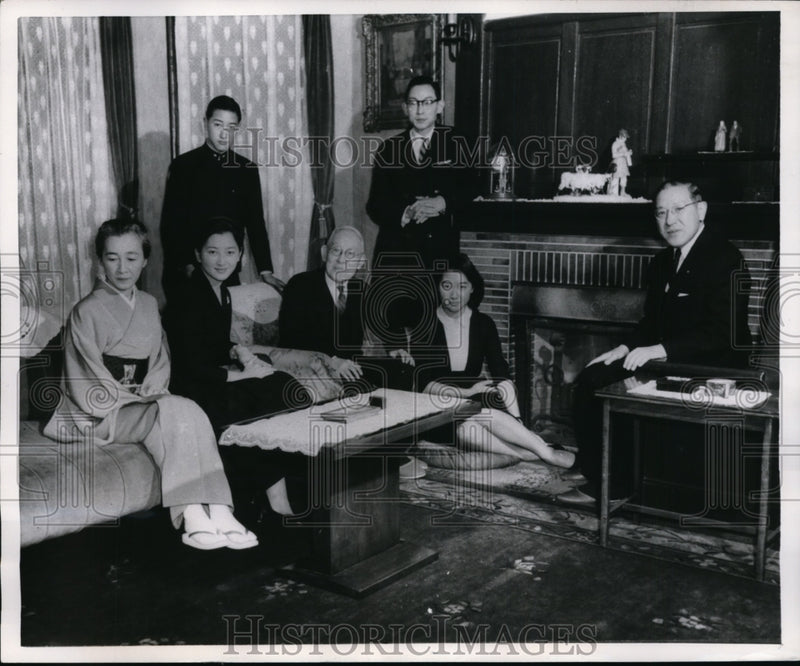 Load image into Gallery viewer, 1958 Press Photo Official Engagement Announcement Michiko &amp; Her Family
