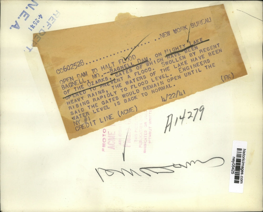 1941 Press Photo Bagnell Dam Opened to Halt Flooding in Missouri