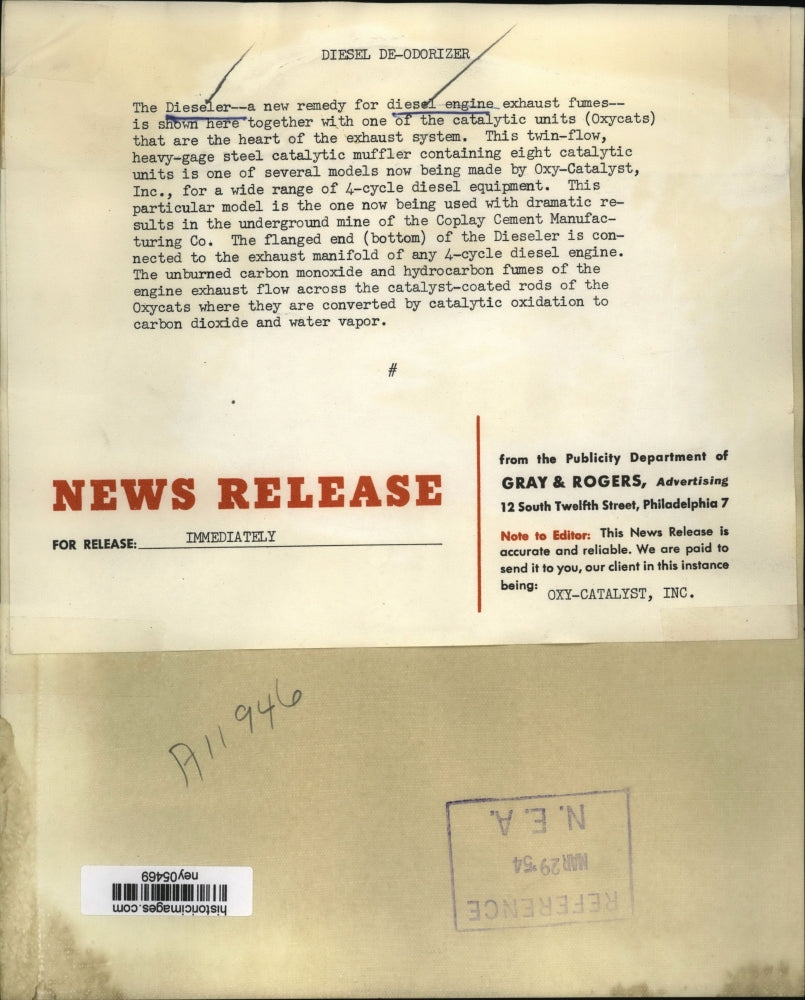 1954 Press Photo diesel engine de-odorizing gadget by Oxy-Catalyst Inc.