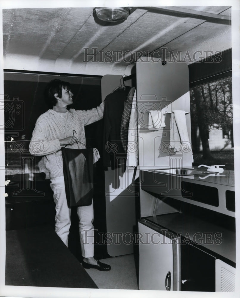 1969 Press Photo Clothes Organizer for Trade Winds Comp in Cascade Camper