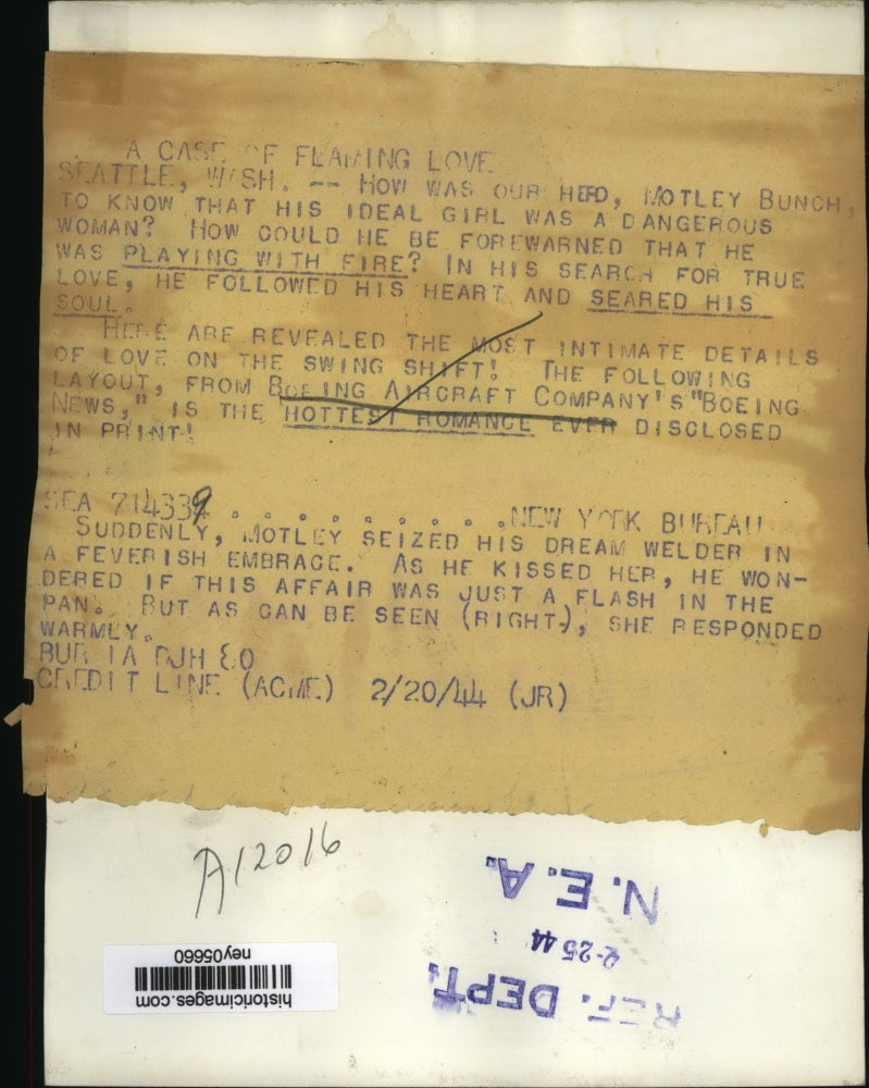 1944 Press Photo Boeing Aircraft employees disclose hot romance in Seattle, Wash