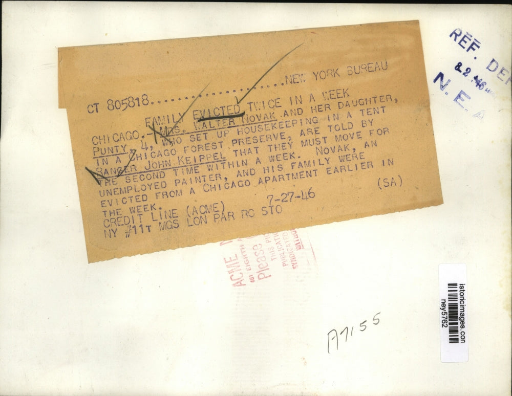 1946 Press Photo Mrs Walter Novak & daughter, Punty, evicted twice in Chicago