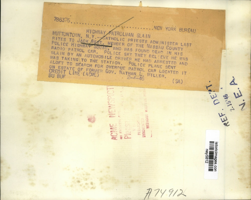 1946 Press Photo Muttontown, NY Priests give last rites to Jack West, patrolman