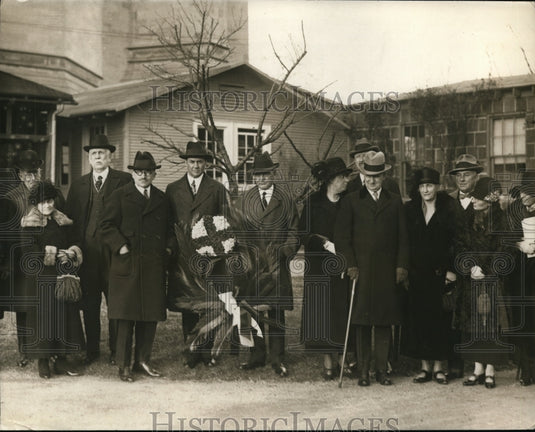 1924 Press Photo Annual Meeting of American Red Cross Place Wreath Wilson Grave- Historic Images
