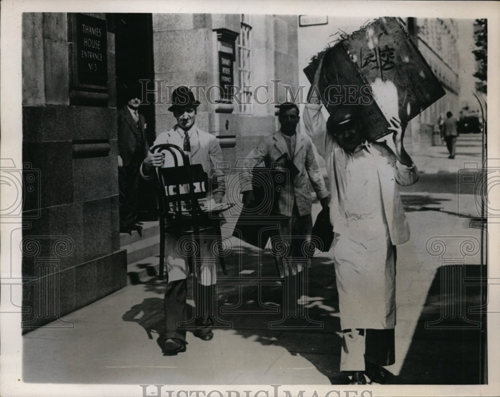 1939 Press Photo Furniture Removed from British Foreign Office - ney05927