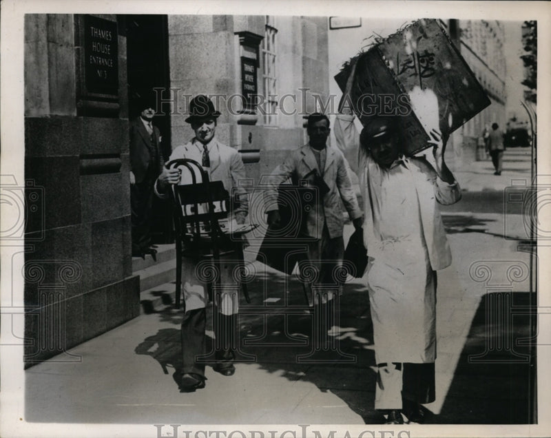 Load image into Gallery viewer, 1939 Press Photo Furniture Removed from British Foreign Office - ney05927
