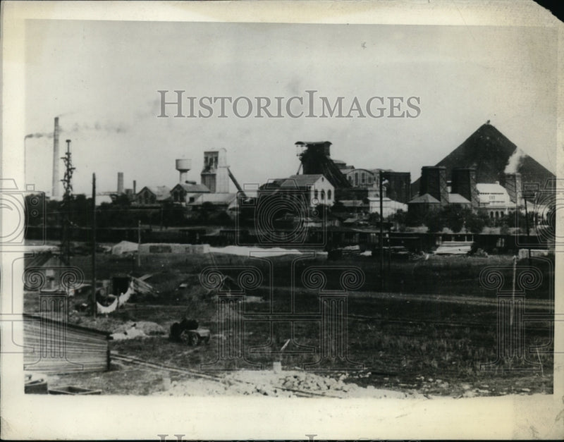 Load image into Gallery viewer, 1930 Press Photo Russia Trials follow arrest of tech specialists for sabotage
