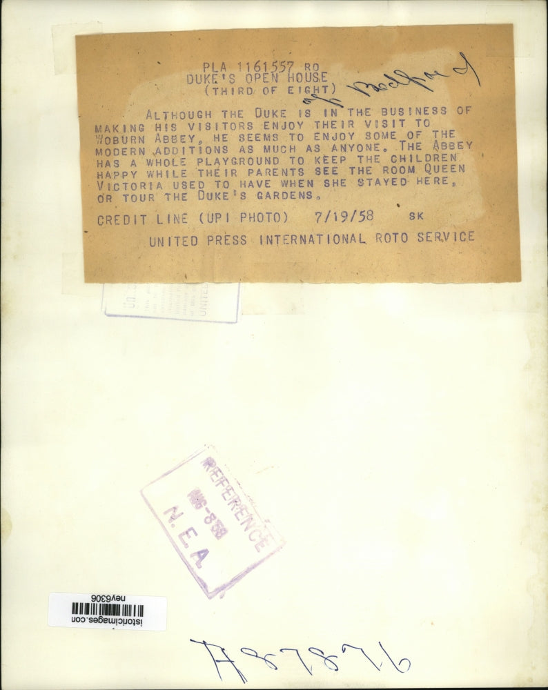 1958 Press Photo Duke of Bedford Opens Woburn Abbey Estate with Playground