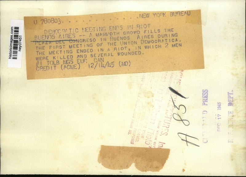 Load image into Gallery viewer, 1945 Press Photo Union Democratic meeting ends in riots in Buenos Aires
