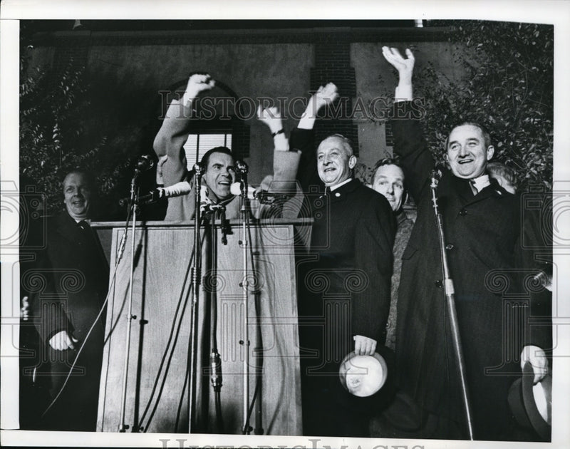 Load image into Gallery viewer, 1960 Press Photo VP Nixon, Senator Witwer, Governor Stratton in Chicago
