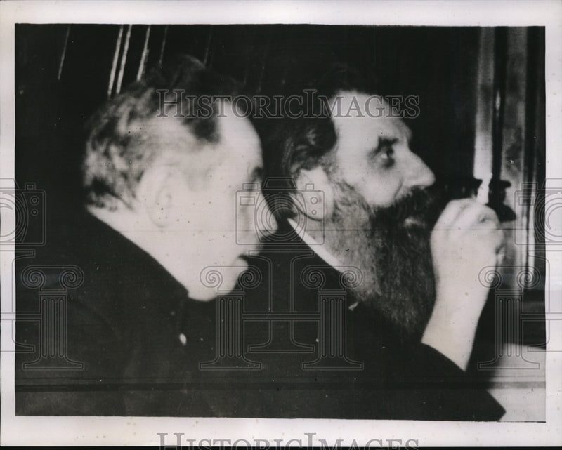 Load image into Gallery viewer, 1938 Press Photo Professor Otto Schmidt Leader of Expedition &amp; Ivan Papanin
