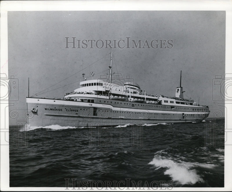 Load image into Gallery viewer, 1963 Press Photo The Milwaukee Clipper Ship - ney08305
