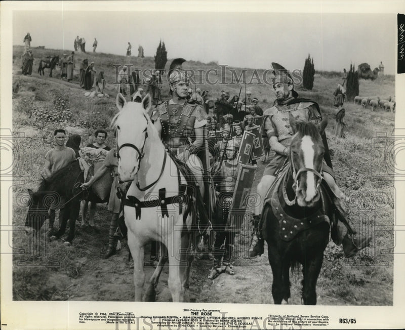 Load image into Gallery viewer, 1963 Press Photo Scene from Film "The Robe" Starring Richard Burton - ney08445
