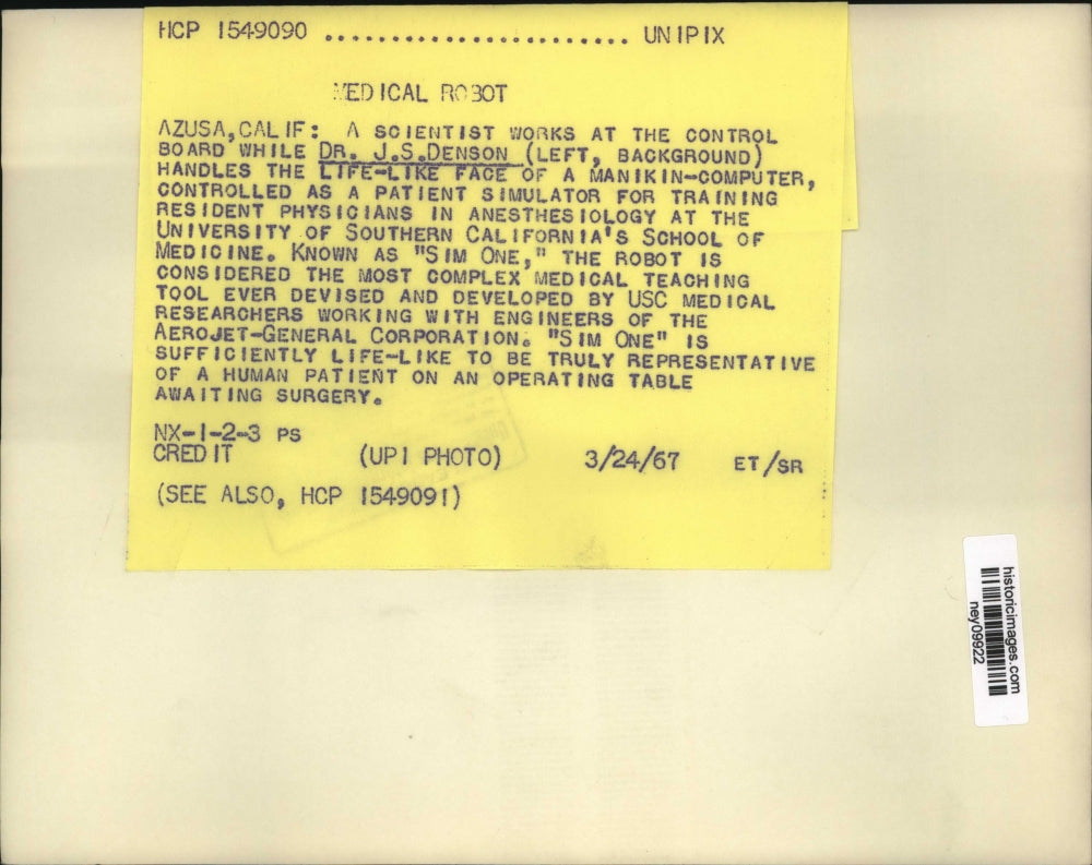 1967 Press Photo Dr. Denson Controlling The Patient Simulator - ney09922