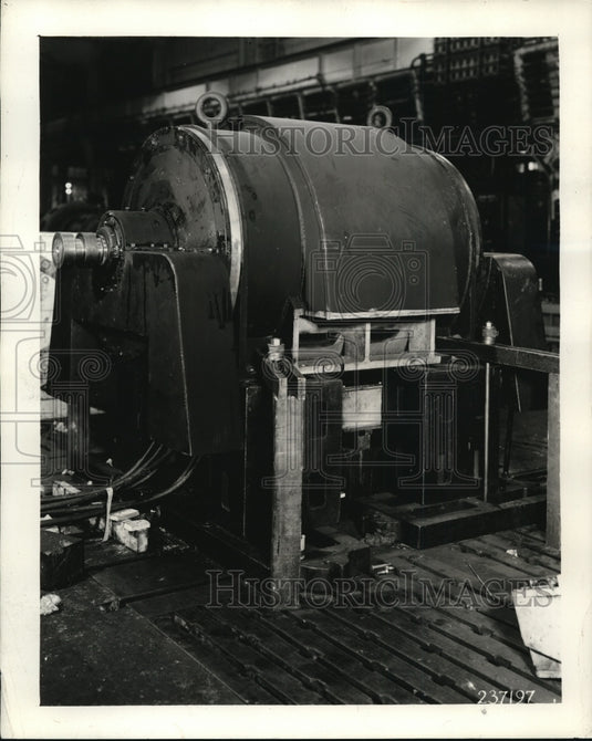 1937 Press Photo Westinghouse Chicago Service Shop Servicing Motors - ney10320