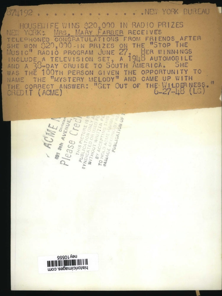 1948 Press Photo Mrs. Mary Farber Receives A Phone Call From Friends - ney10555