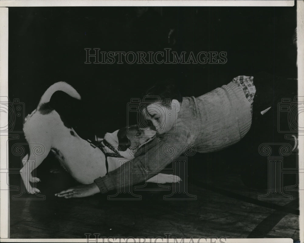 1946 Press Photo Tommy Goblin Age 11 & His Dog Bamby 3rd Prize in Dog Show